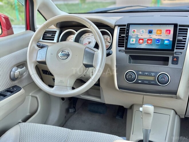 Nissan Tiida-15