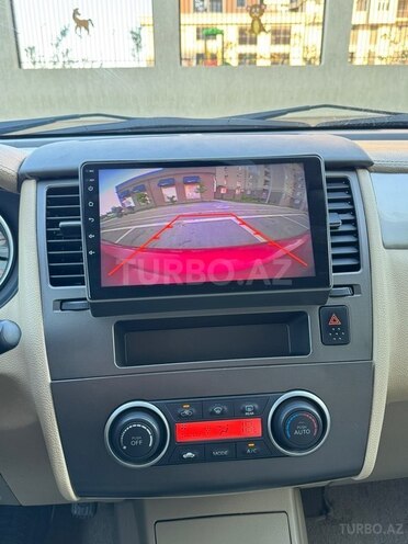 Nissan Tiida-20