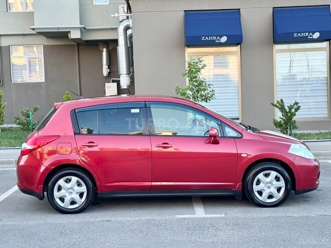 Nissan Tiida-18
