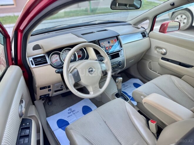 Nissan Tiida-14