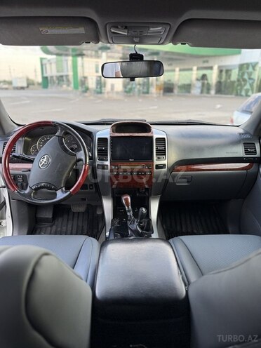 Toyota Land Cruiser Prado-5
