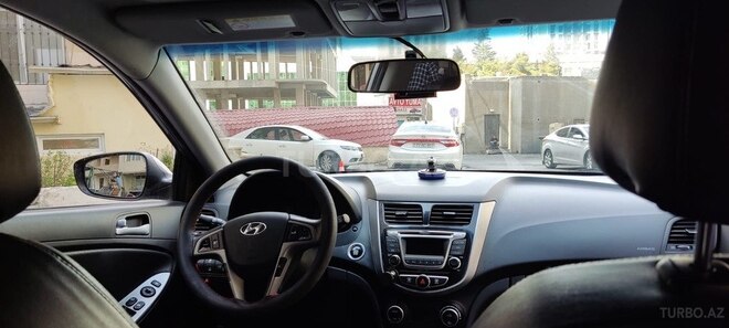 Hyundai Accent-3