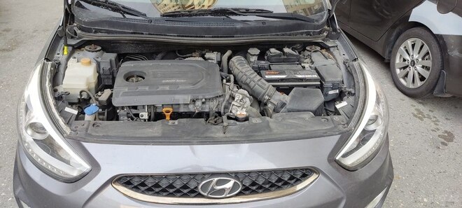 Hyundai Accent-16