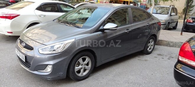Hyundai Accent-8