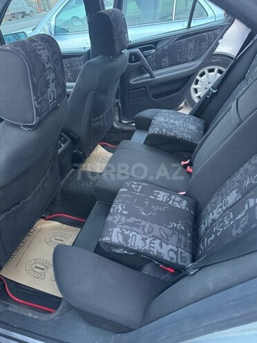 Mercedes E 240-9