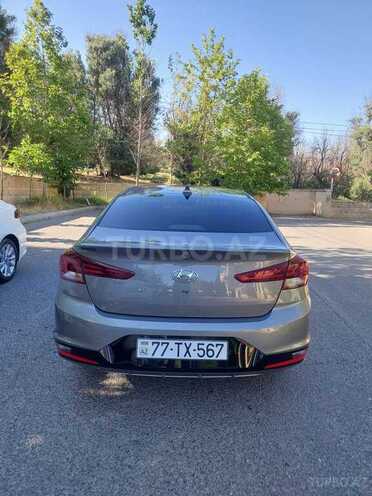 Hyundai Elantra-2
