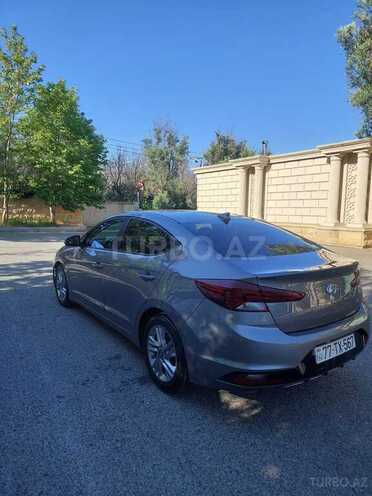 Hyundai Elantra-7