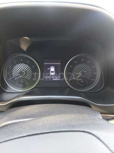 Hyundai Elantra-15