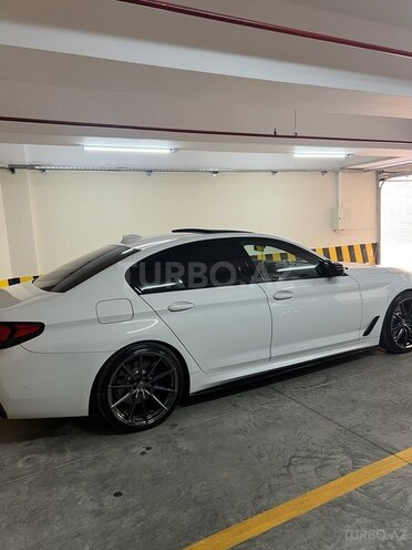 BMW 530e-4