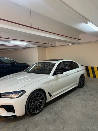 BMW 530e-2