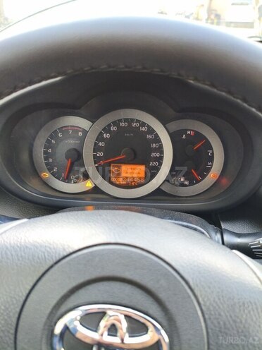 Toyota RAV4-4