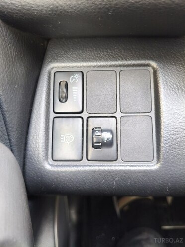 Toyota RAV4-8