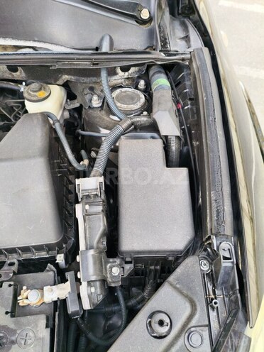 Toyota RAV4-10