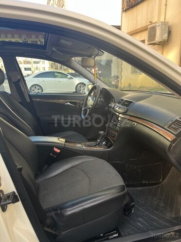Mercedes E 230-11