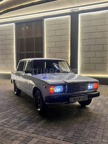 LADA (VAZ) 2107-2