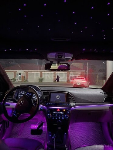 Hyundai Elantra-5