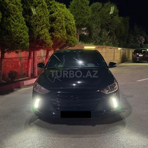 Hyundai Elantra-2