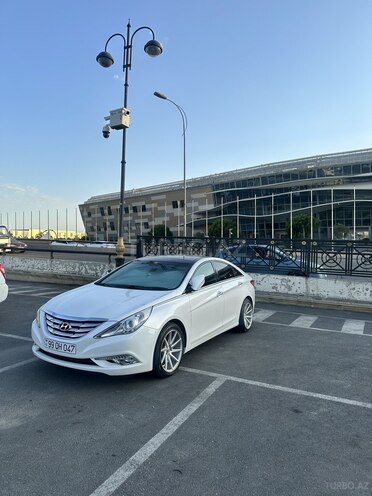 Hyundai Sonata-1