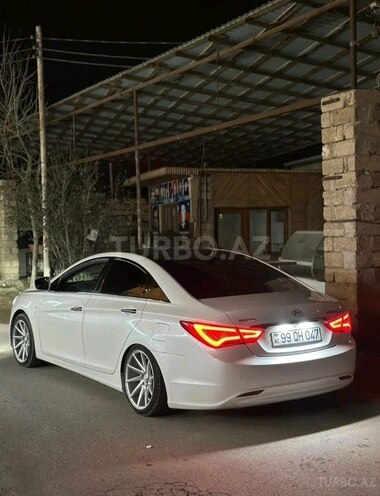 Hyundai Sonata-14