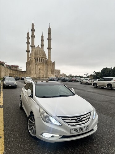 Hyundai Sonata-4