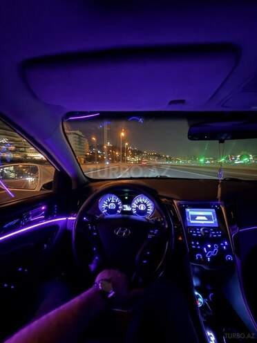 Hyundai Sonata-9