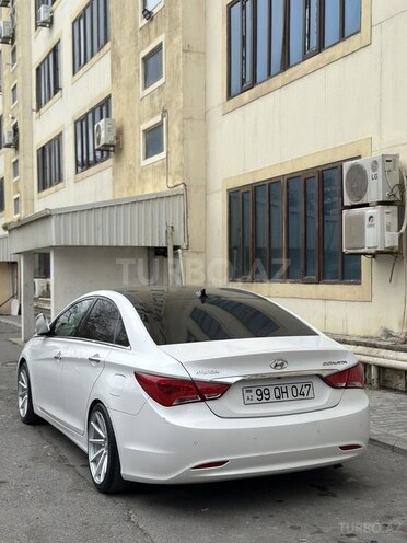 Hyundai Sonata-19