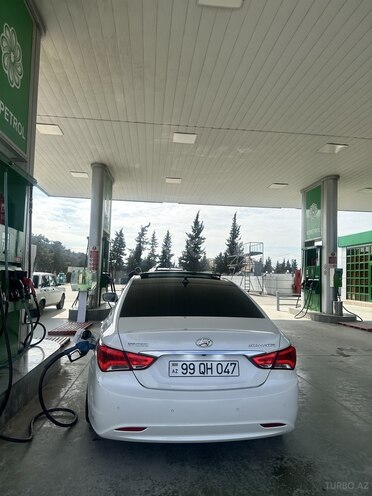 Hyundai Sonata-17