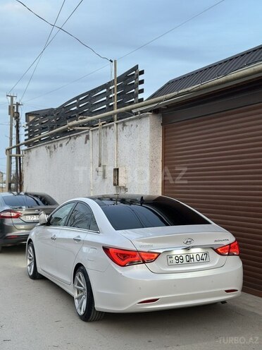 Hyundai Sonata-11