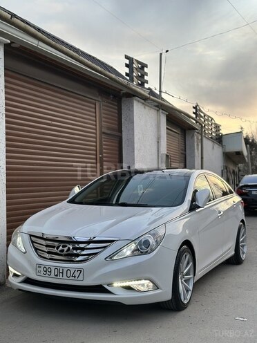 Hyundai Sonata-13
