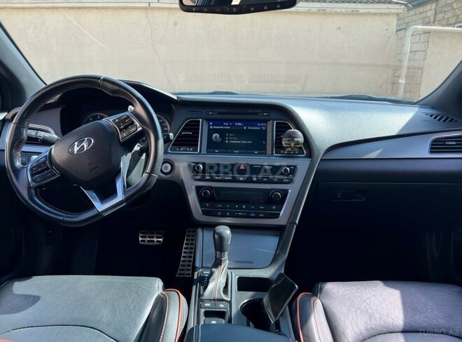 Hyundai Sonata-14