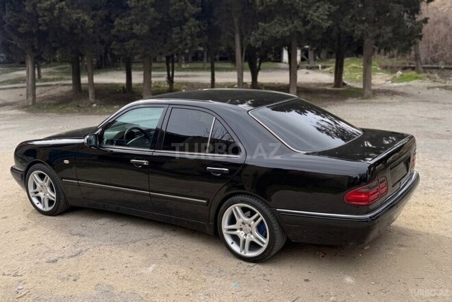 Mercedes E 200-4