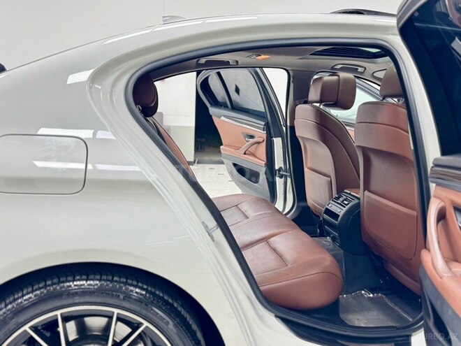 BMW 528-32
