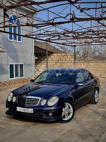Mercedes E 240-1