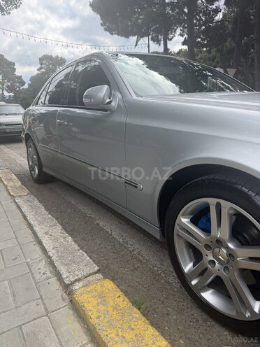 Mercedes E 270-2