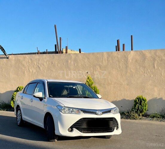 Toyota Corolla Axio-1