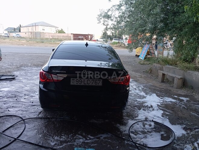 Hyundai Sonata-2