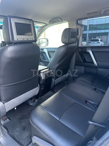 Toyota Land Cruiser Prado-4