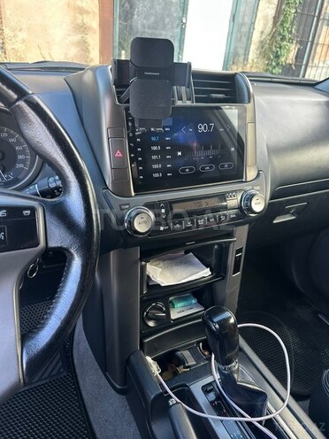 Toyota Land Cruiser Prado-6