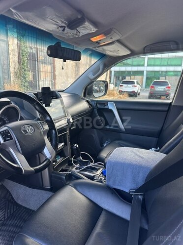Toyota Land Cruiser Prado-3