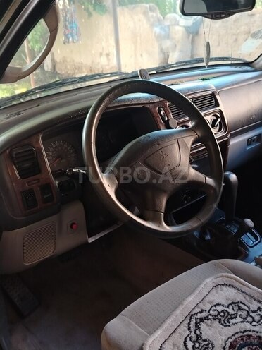 Mitsubishi Montero Sport-9