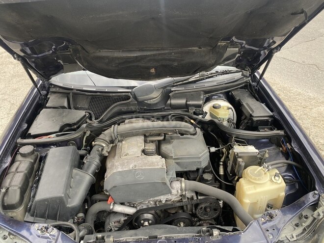 Mercedes E 230-6