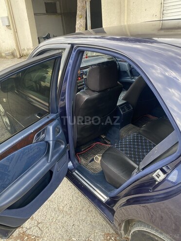 Mercedes E 230-4