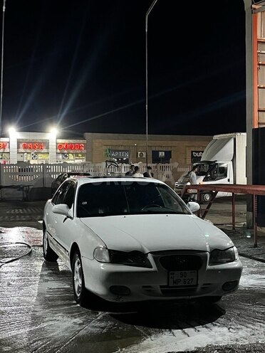 Hyundai Sonata-1