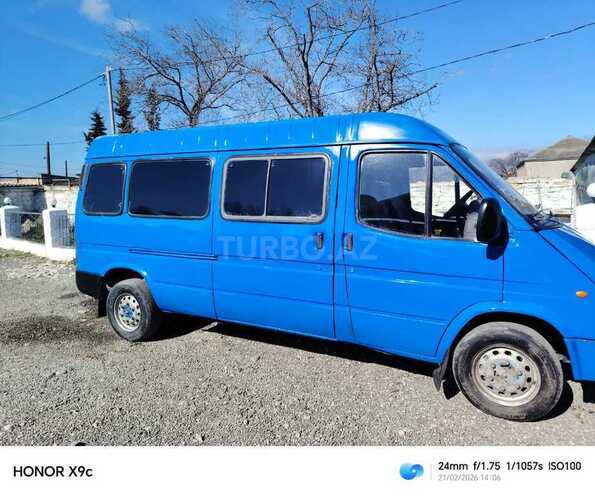 Ford Transit-3