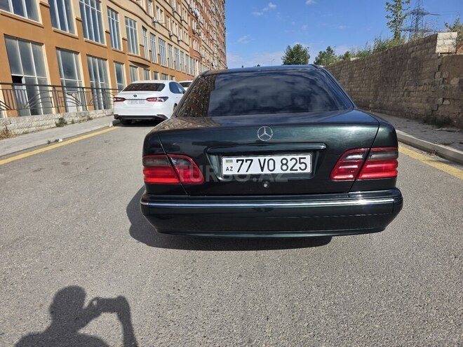 Mercedes E 240-5