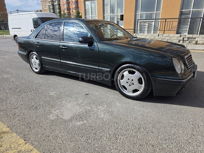Mercedes E 240-3