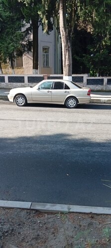 Mercedes C 200-2
