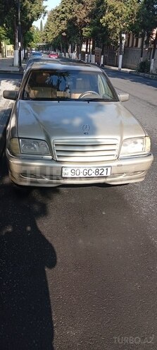 Mercedes C 200-1