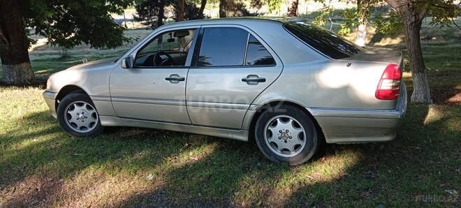 Mercedes C 200-8