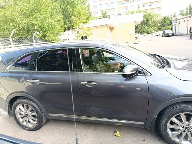 Kia Sorento-13